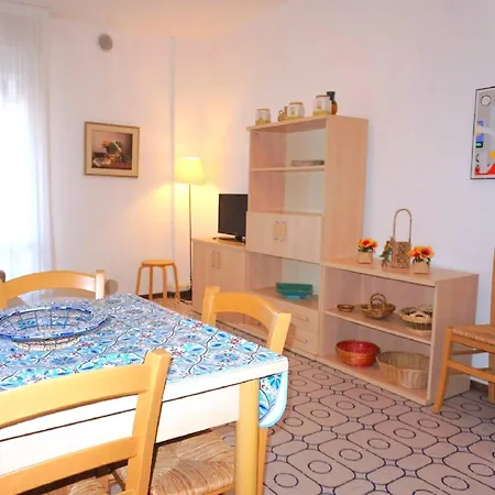 In Ve Apartment *