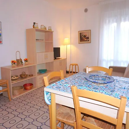 In Ve Apartment *